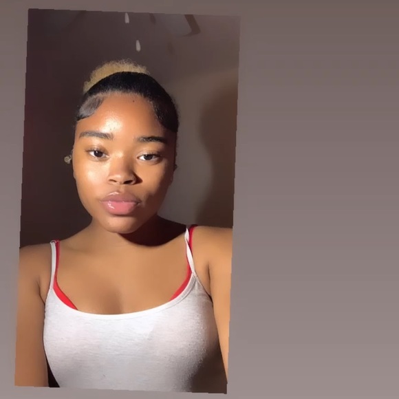 Meet your Posher, Inga - Picture 1 of 1